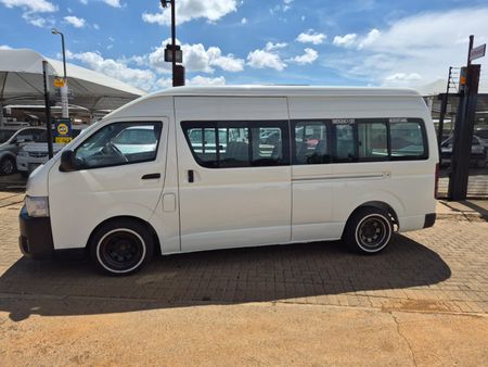 2019-Toyota-Quantum-25-D-4D-Sesfikile-16-seat_1