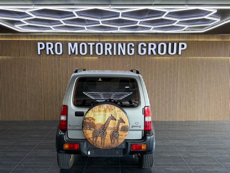 2016-Suzuki-Jimny-13_13