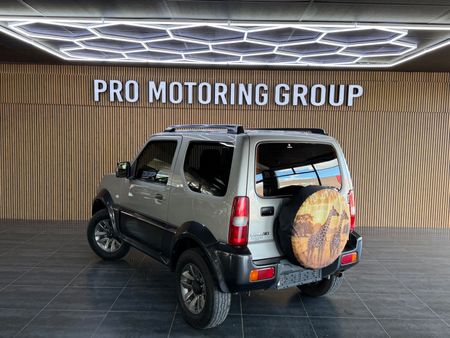 2016-Suzuki-Jimny-13_3