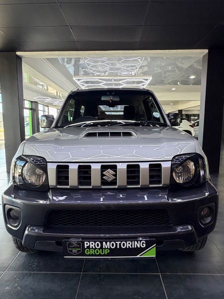 2016-Suzuki-Jimny-13_5