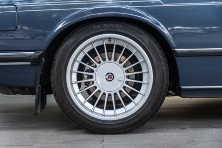 1985-BMW-6-Series-635-CSi-Auto_8