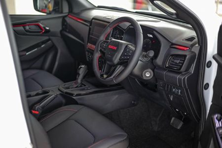 2026-Isuzu-D-Max-19-DDI-HR-X-Rider-Auto-Double-Cab_12