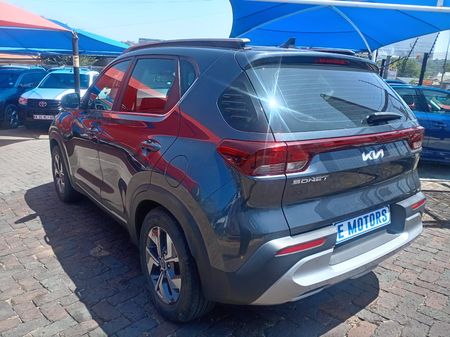 2022-Kia-Sonet-15-LX_14