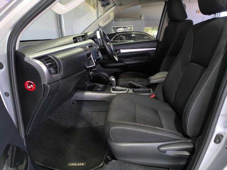 2023-Toyota-Hilux-28-GD-6-Raised-Body-Raider-Auto-Double-Cab_9