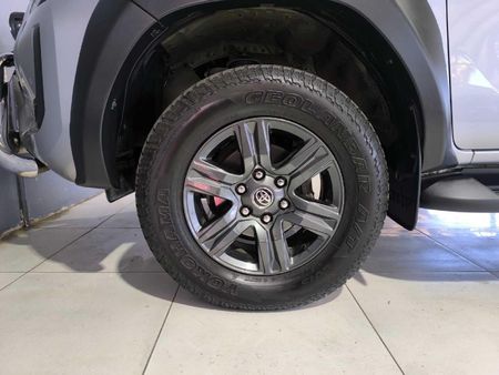 2023-Toyota-Hilux-28-GD-6-Raised-Body-Raider-Auto-Double-Cab_7