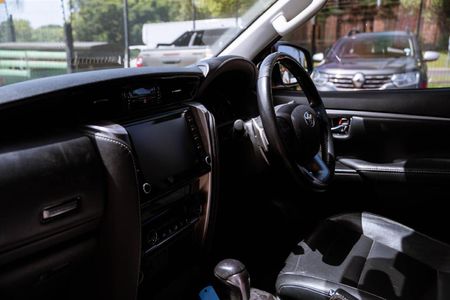 2021-Toyota-Fortuner-28-GD-6-Raised-Body-Auto_15