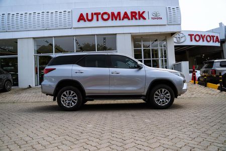 2021-Toyota-Fortuner-28-GD-6-Raised-Body-Auto_19