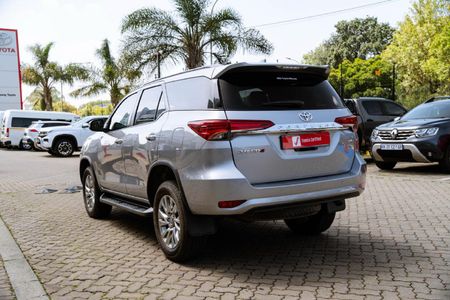 2021-Toyota-Fortuner-28-GD-6-Raised-Body-Auto_4