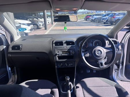 2012-Volkswagen-Polo-14-Comfortline-5-dr_11