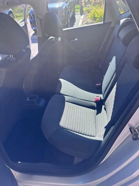 2012-Volkswagen-Polo-14-Comfortline-5-dr_13