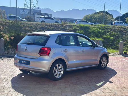 2012-Volkswagen-Polo-14-Comfortline-5-dr_3