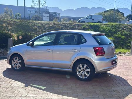 2012-Volkswagen-Polo-14-Comfortline-5-dr_4