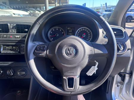 2012-Volkswagen-Polo-14-Comfortline-5-dr_7