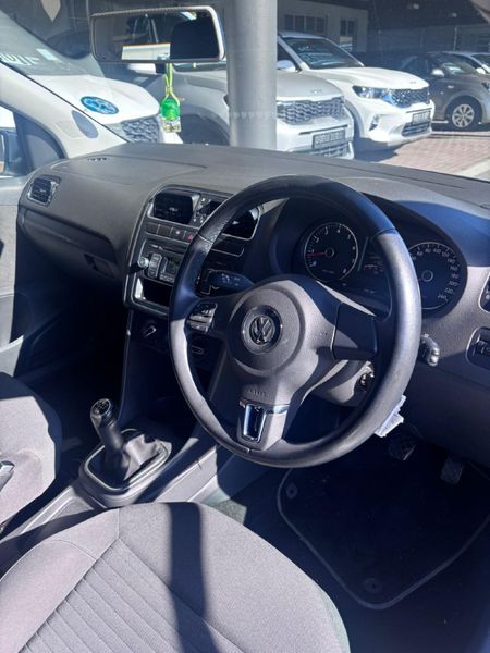 2012-Volkswagen-Polo-14-Comfortline-5-dr_8