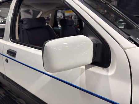 1984-Ford-Sierra-XR8_23