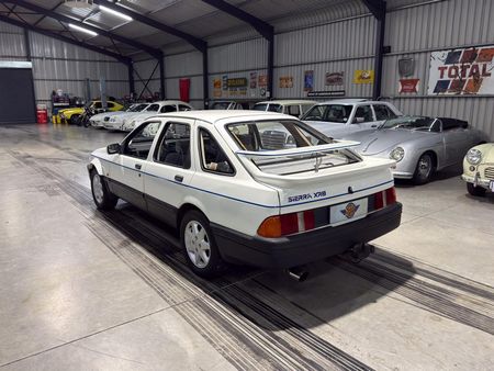 1984-Ford-Sierra-XR8_5