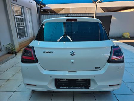 2025-Suzuki-Swift-12-GL_6