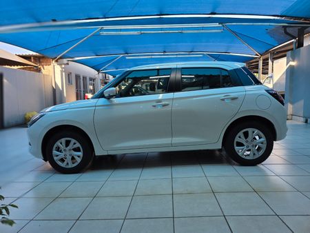 2025-Suzuki-Swift-12-GL_8