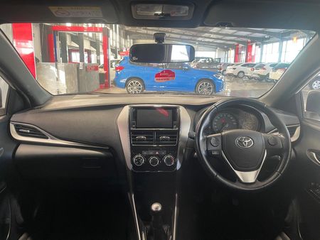 2020-Toyota-Yaris-15-XS-5-dr_5