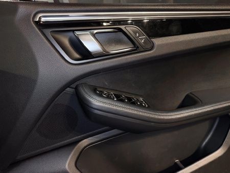 2015-Porsche-Macan-S-Diesel_13