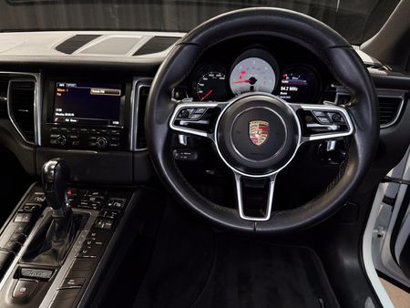 2015-Porsche-Macan-S-Diesel_7