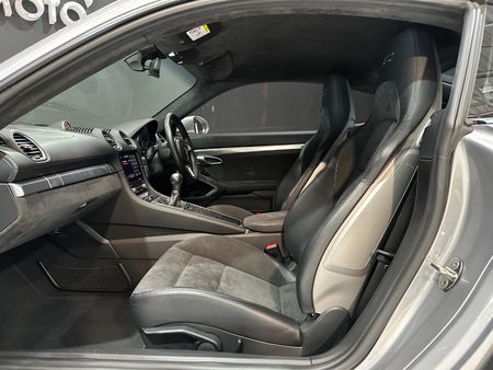 2021-Porsche-Cayman-718-GTS-40_9