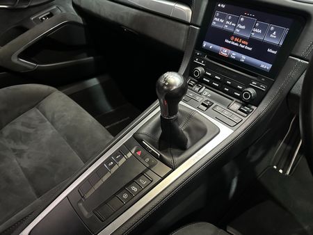 2021-Porsche-Cayman-718-GTS-40_12