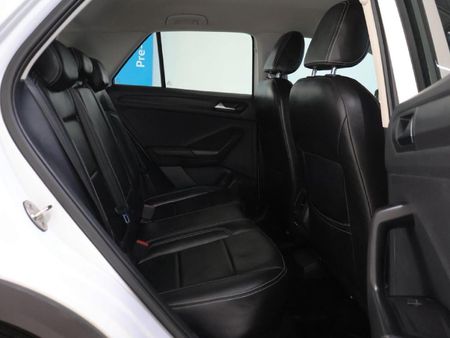 2021-Volkswagen-T-Roc-14-TSI-Design-Auto_14