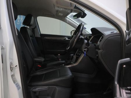 2021-Volkswagen-T-Roc-14-TSI-Design-Auto_15