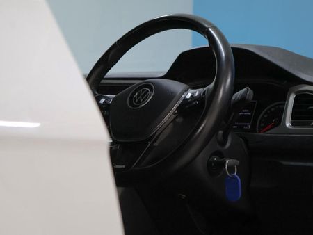 2021-Volkswagen-T-Roc-14-TSI-Design-Auto_16
