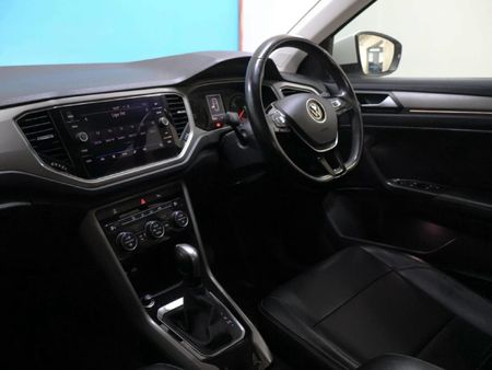 2021-Volkswagen-T-Roc-14-TSI-Design-Auto_20