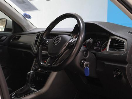 2021-Volkswagen-T-Roc-14-TSI-Design-Auto_21