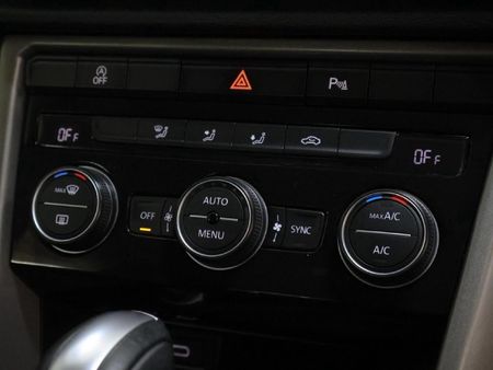 2021-Volkswagen-T-Roc-14-TSI-Design-Auto_22