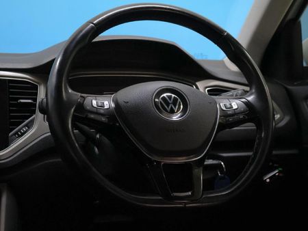 2021-Volkswagen-T-Roc-14-TSI-Design-Auto_24