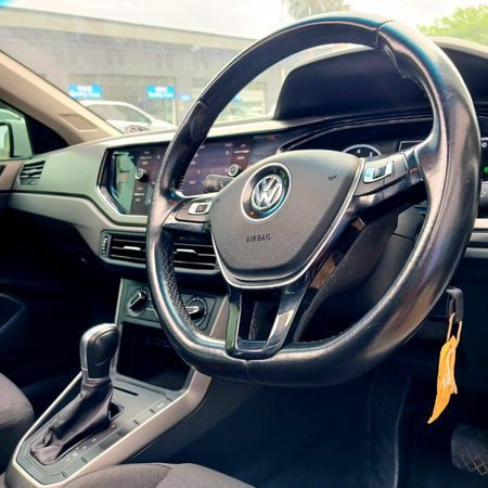 2019-Volkswagen-Polo-10-TSI-Comfortline-Auto_11