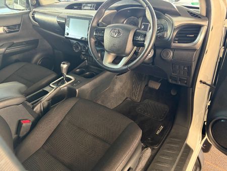 2024-Toyota-Hilux-28-GD-6-Raised-Body-Raider-Auto-Single-Cab_12