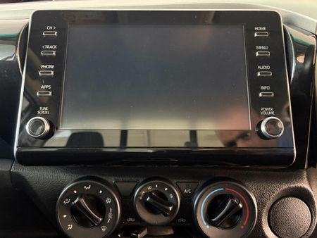 2024-Toyota-Hilux-28-GD-6-Raised-Body-Raider-Auto-Single-Cab_14