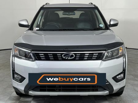 2022-Mahindra-XUV-300-15D-W8_15