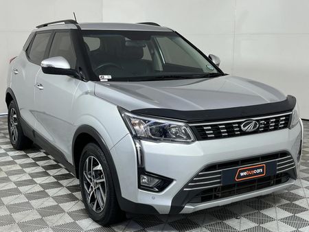 2022-Mahindra-XUV-300-15D-W8_16