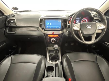 2022-Mahindra-XUV-300-15D-W8_1