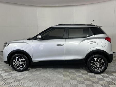 2022-Mahindra-XUV-300-15D-W8_19