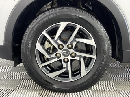 2022-Mahindra-XUV-300-15D-W8_5