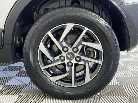 2022-Mahindra-XUV-300-15D-W8_7