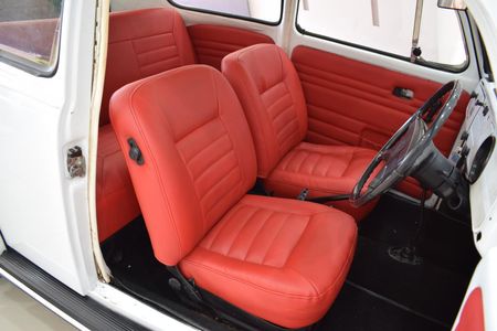 1975-Volkswagen-Beetle-1300_14