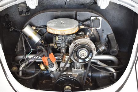 1975-Volkswagen-Beetle-1300_17