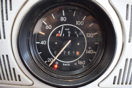 1975-Volkswagen-Beetle-1300_3