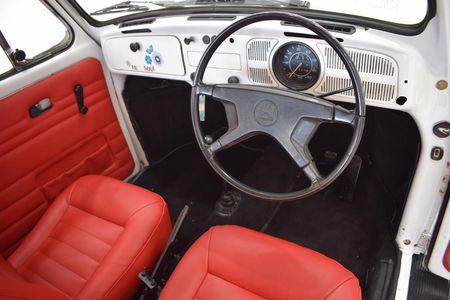 1975-Volkswagen-Beetle-1300_4