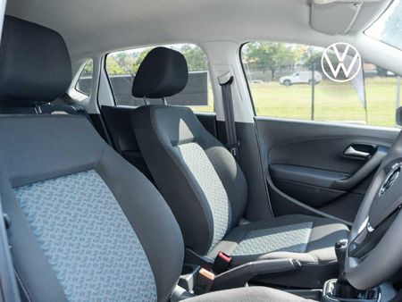 2025-Volkswagen-Polo-Vivo-14_17