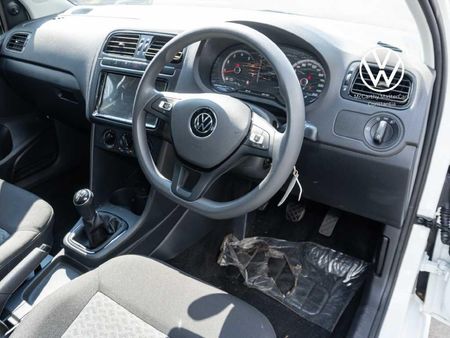 2025-Volkswagen-Polo-Vivo-14_27