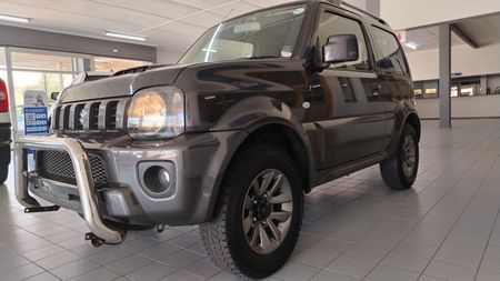 2016-Suzuki-Jimny-13_1